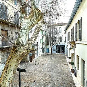  Apartamento Entre Le Pont D' Et Le Palais Des Papes Francia