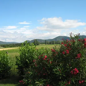 https://chez-janie-hirst.hotels-rhonealpes.com